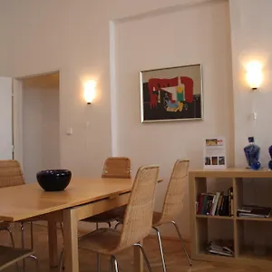 apartment-anna.praguehotelsweb.com/